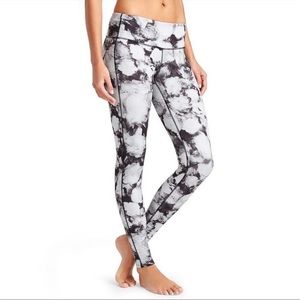 Athleta chaturanga leggings floral crush size M